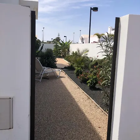 Buganvillas 77 *